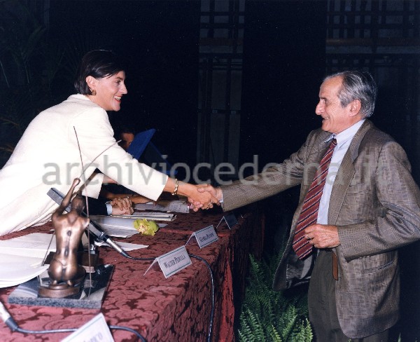 Premio letterario Tevere: la giornalista si complimenta con Antonio Cederna