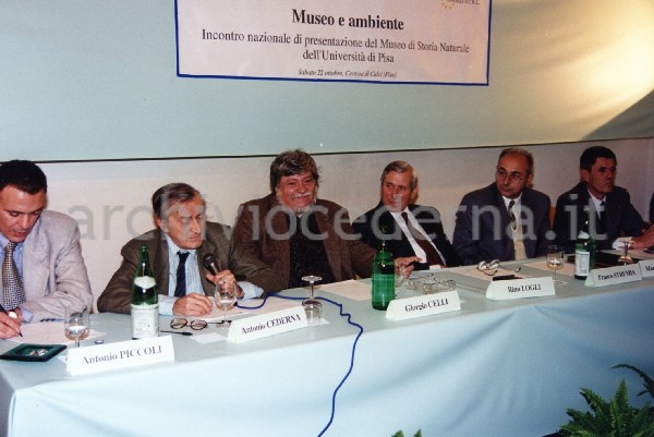 Museo di storia Naturale di Pisa: "Incontro nazionale di presentazione di questo Museo" (22 ottobre 1994.). Cederna e altri al tavolo dei relatori