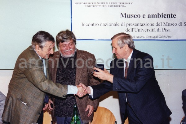 Museo di storia Naturale di Pisa: "Incontro nazionale di presentazione di questo Museo" (22 ottobre 1994). Cederna riceve un riconoscimento