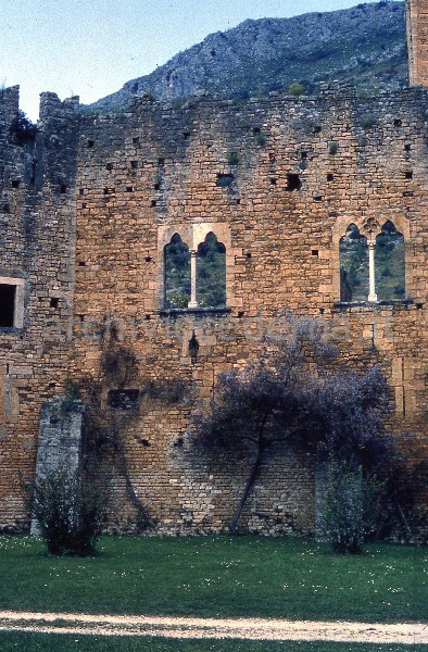 "Il Giardino di Ninfa. Rovine del Castello Medievale