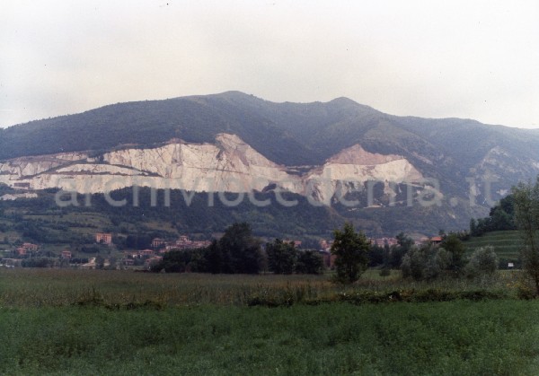 Cava in territorio comunale di Suello (Como).