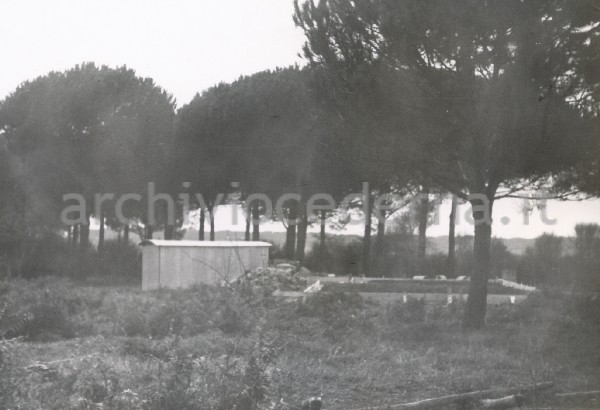 Capocotta (RM): "gennaio 1974, villa in costruzione"