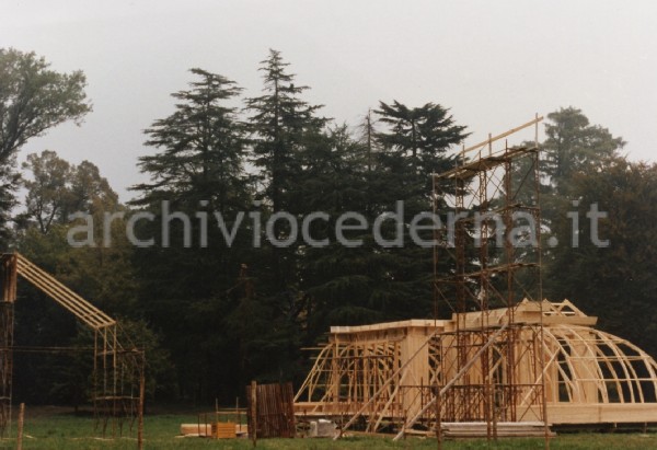 Villa Visconti, Cernobbio (CO): "autunno '86 il modello che ha ottenuto l'autorizzazione (struttura provvisoria su necropoli)"