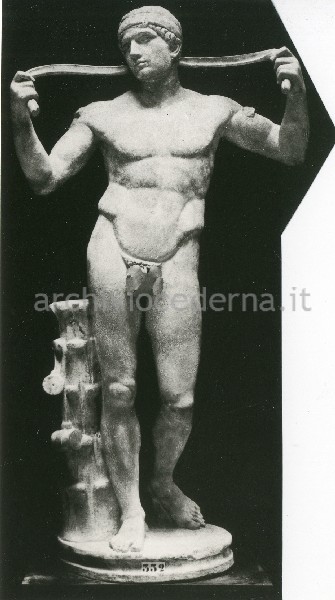 "Replica del Diadumenos di Policleto"