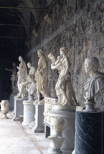 Veduta d'insieme della loggia dipinta di Palazzo Altemps