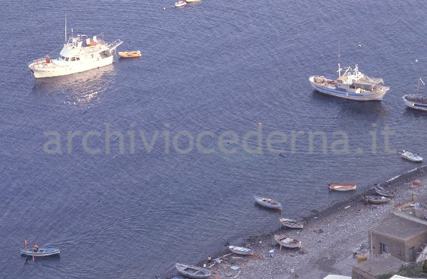 Alicudi (ME): il porto marittimo durante la sua costruzione