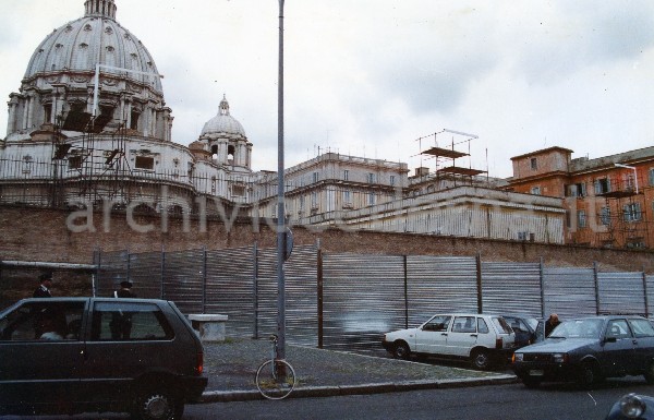 San Pietro: lavori per la sopraelevazione della casa di Santa Marta
