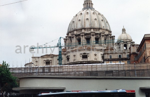 San Pietro: lavori per la sopraelevazione della casa di Santa Marta