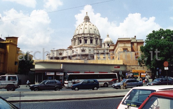 San Pietro: lavori per la sopraelevazione della casa di Santa Marta