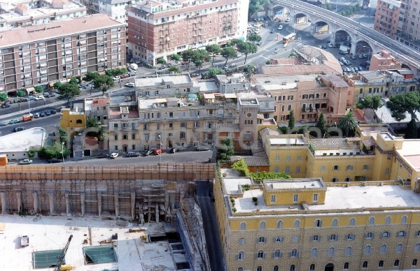 San Pietro: lavori per la sopraelevazione della casa di Santa Marta
