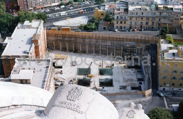 San Pietro: lavori per la sopraelevazione della casa di Santa Marta
