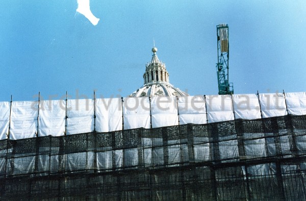 San Pietro: lavori per la sopraelevazione della casa di Santa Marta