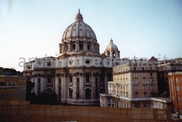 San Pietro: lavori per la sopraelevazione della casa di Santa Marta