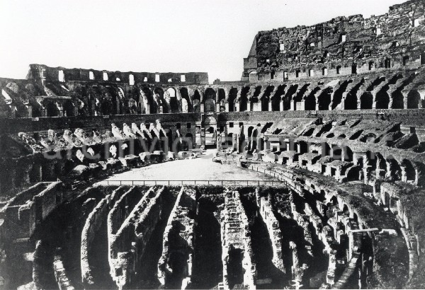 "3. Colosseo, veduta dell'Arena dall'ingresso est dopo gli scavi del 1874-1875."
