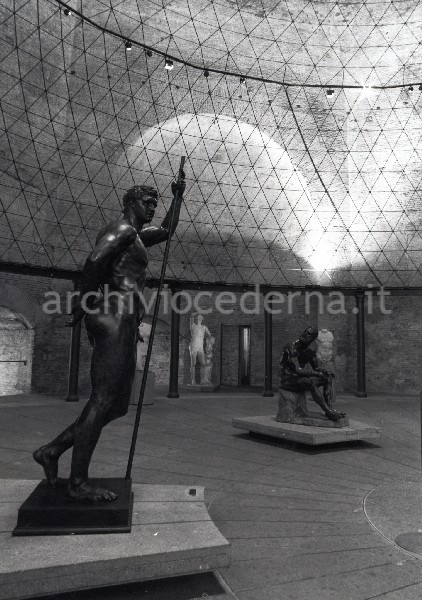 "6. Museo Nazionale Romano, interno dell'Aula Ottagona c.d. Planetario con le statue del Pugile seduto e del cosiddetto Principe Ellenistico."