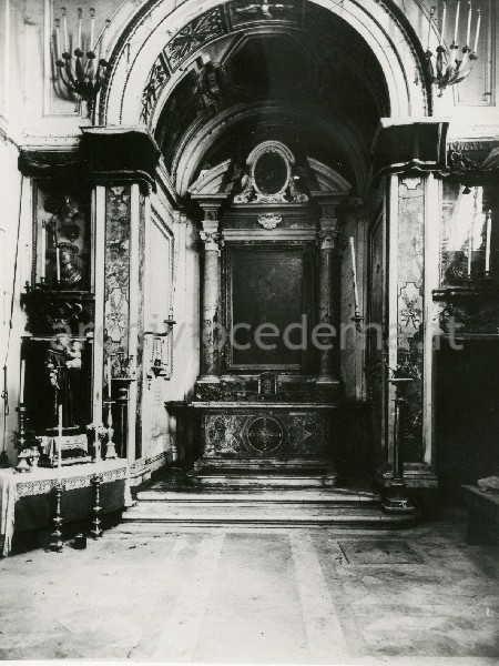 Illustrazione num. 30: "Chiese distrutte per lo sventramento di via del Mare.S. Andrea in Vincis, rifatta nel settecento e demolita nel '29".
