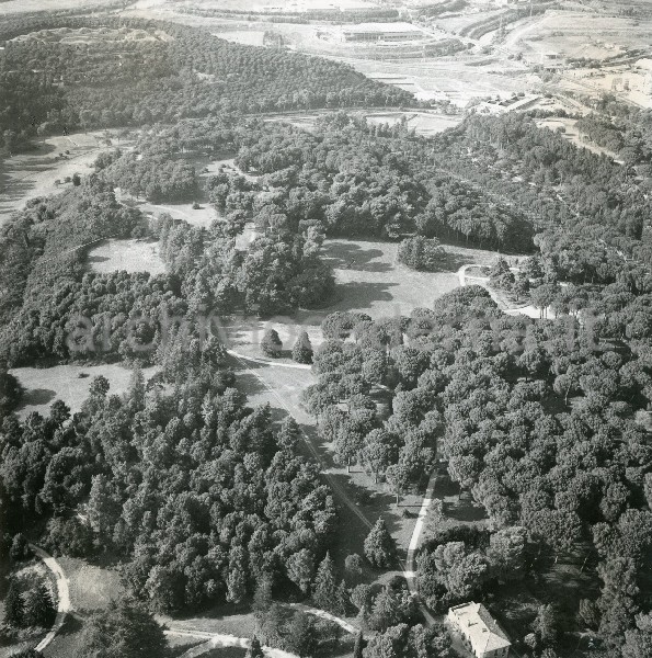 "Villa Ada: veduta della parte centrale della villa verso Forte Antenne (in alto a sinistra)"