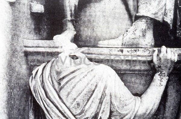 Dettaglio dell' Arco di Costantino come si presenta oggi (vedi immagine precedente)