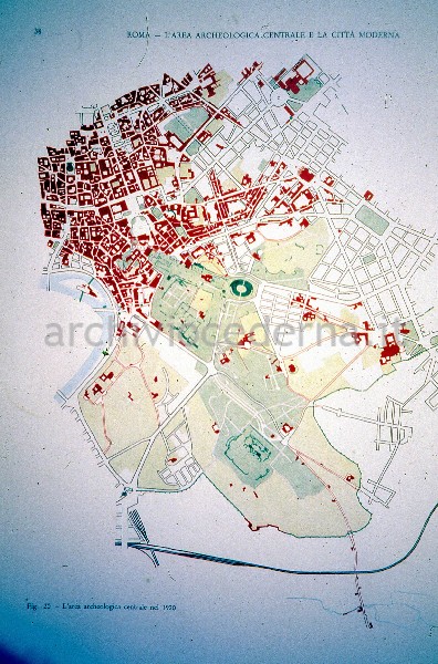 "Roma, l'area archeologica centrale e la citt� moderna", figura 20, pagina 38: "L'area archeologica centrale nel 1920"