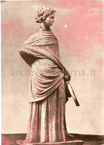 Statua di donna