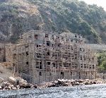 Scilla (Reggio Calabria), edificio abusivo