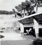 Roma, Parco archeologico del Colle Oppio: i grandi ruderi, resti delle terme di Traiano, in mezzo ai quali � installato un Luna park