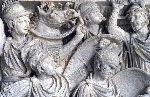 "Sarcofago colossale con scena di battaglia tra Romani e Barbari"