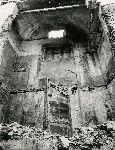 Illustrazione num. 32: "Chiese distrutte per lo sventramento di via del Mare. S. Maria in Vincis, rifatta nel settecento, demolita insieme al teatro dell'arco dei Saponari, nel '29-'30".