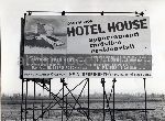 Porto Recanati: cartellone pubblicitario del "Hotel House", grattacielo di prossima costruzione sulla costa adriatica